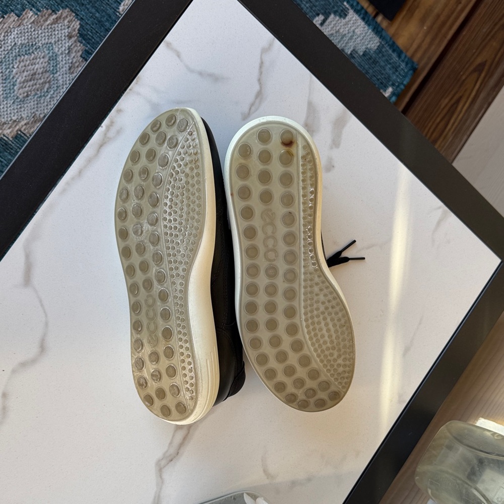 ECCO Ladies Black Sneakers - Picture 7 of 8